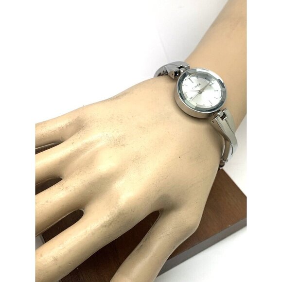 Timex Women's Watch TW2T49400 Quartz Silver Dial Stainless Steel 26mm - Picture 4 of 13